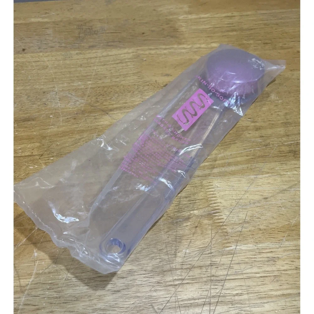 AVON Skin So Soft  Bath‎ & Shower Massage Brush, Curved Handle NOS Vtg